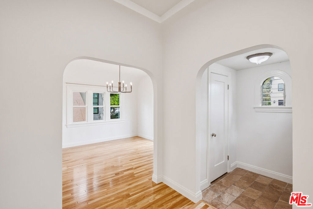 525 N Crescent Heights Boulevard - Photo 5