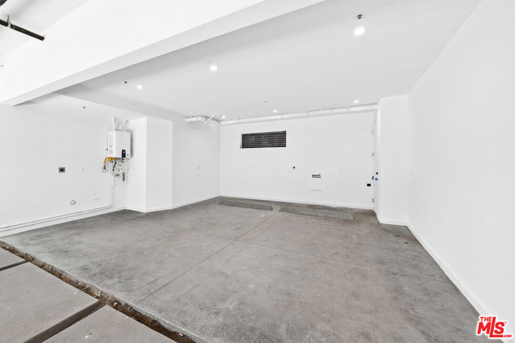 8902 Sawyer Street - Photo 29