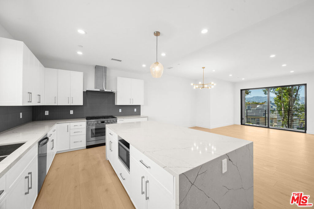 8902 Sawyer Street - Photo 2