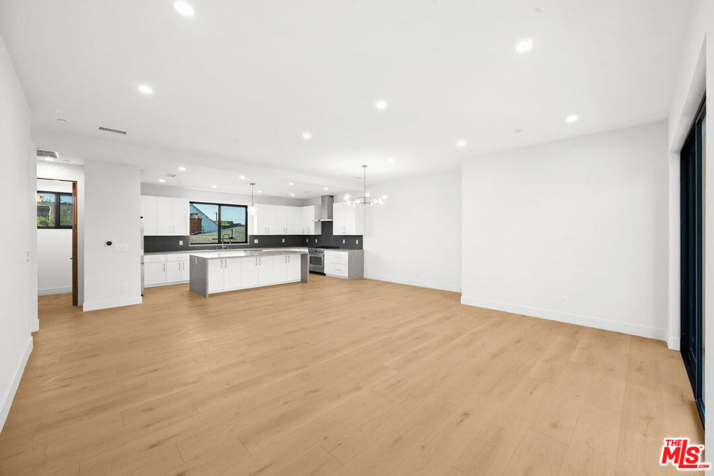 8902 Sawyer Street - Photo 7
