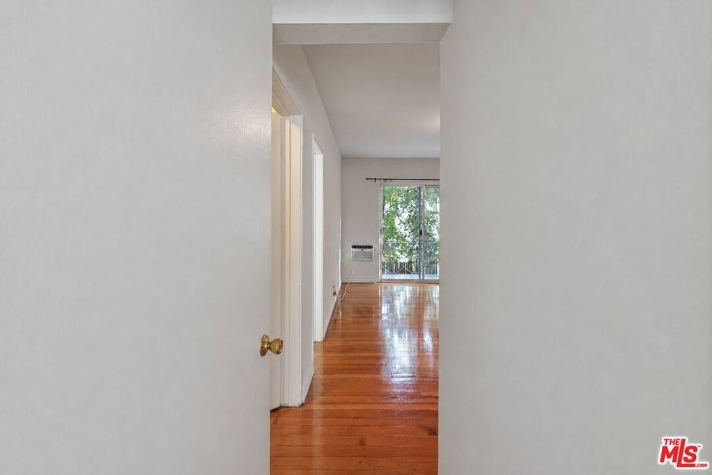 1323 N Olive Drive - Photo 22