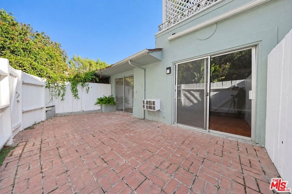 1323 N Olive Drive - Photo 35