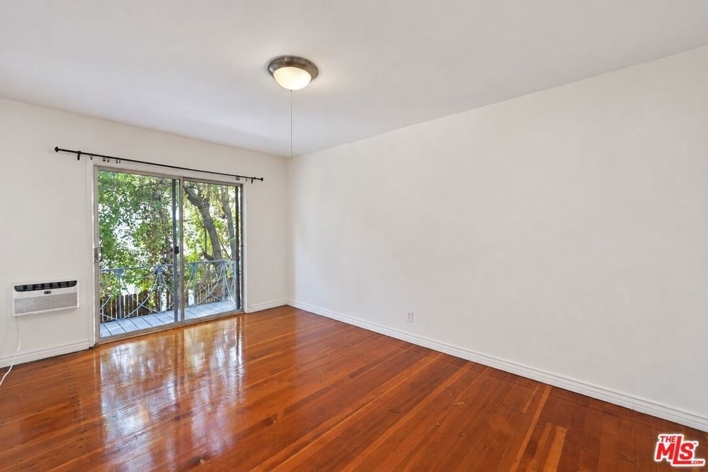 1323 N Olive Drive - Photo 24