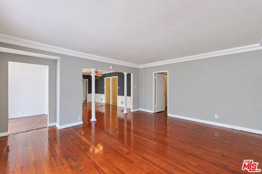 1323 N Olive Drive - Photo 9