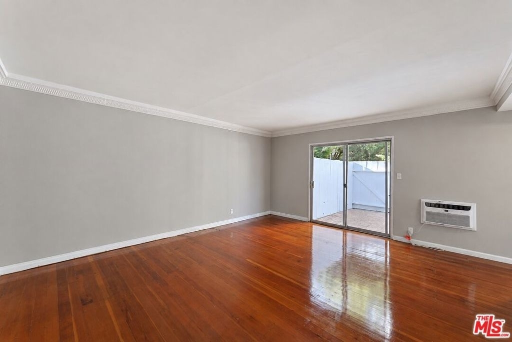 1323 N Olive Drive - Photo 11