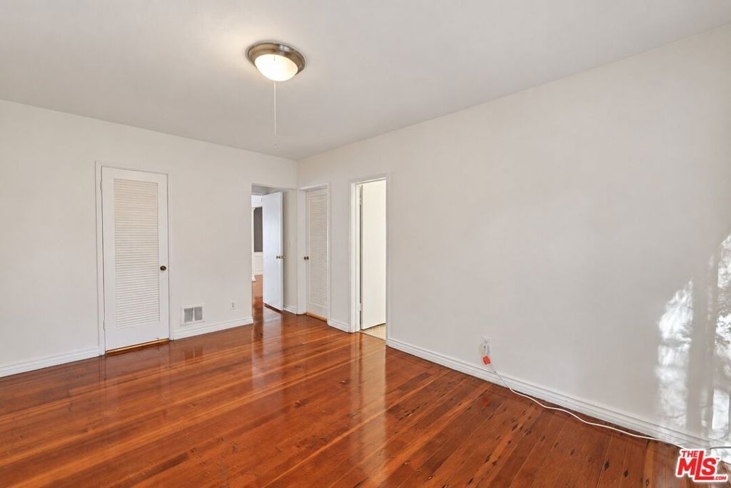 1323 N Olive Drive - Photo 25