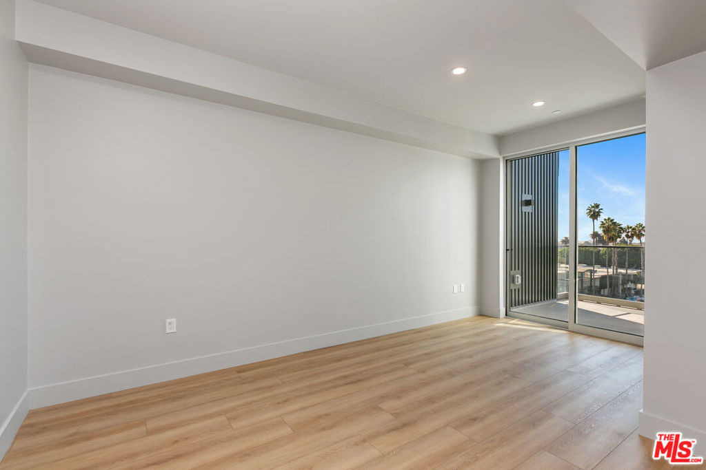 12431 Rochester Avenue - Photo 9