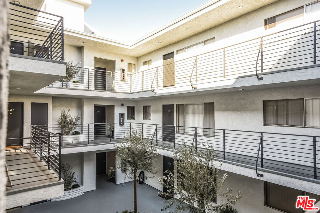 610 N Orlando - Photo 2