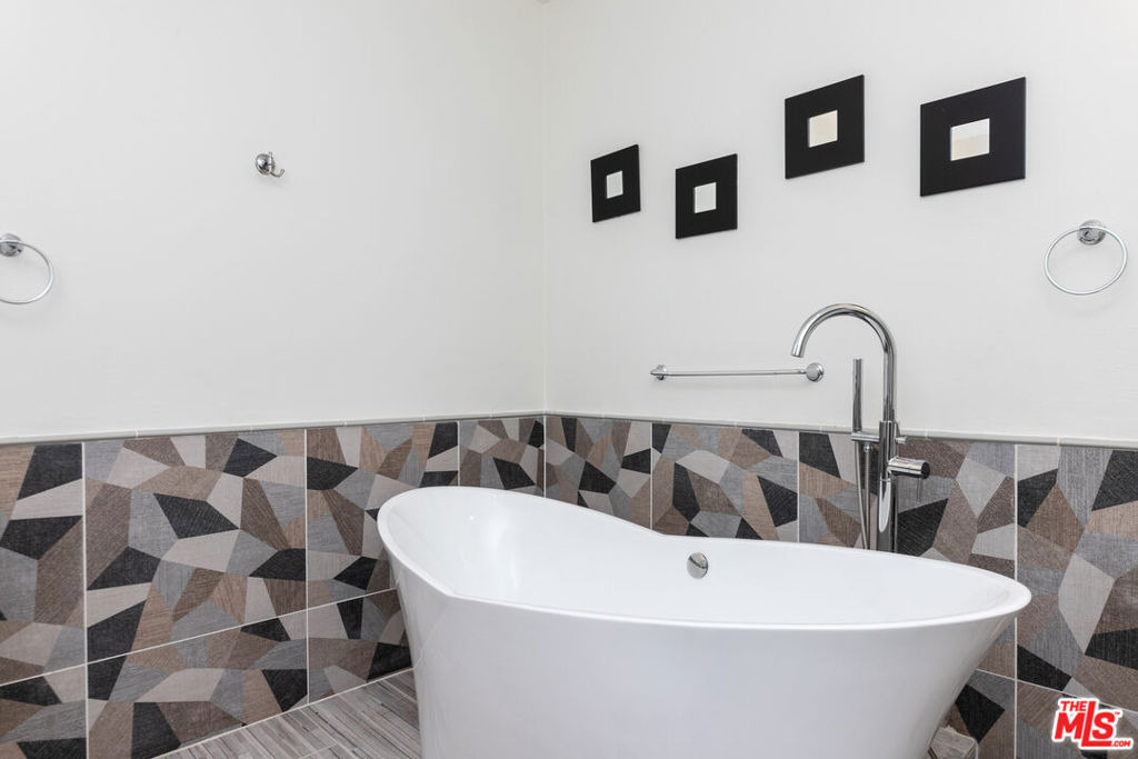 117 N Gale Drive - Photo 14