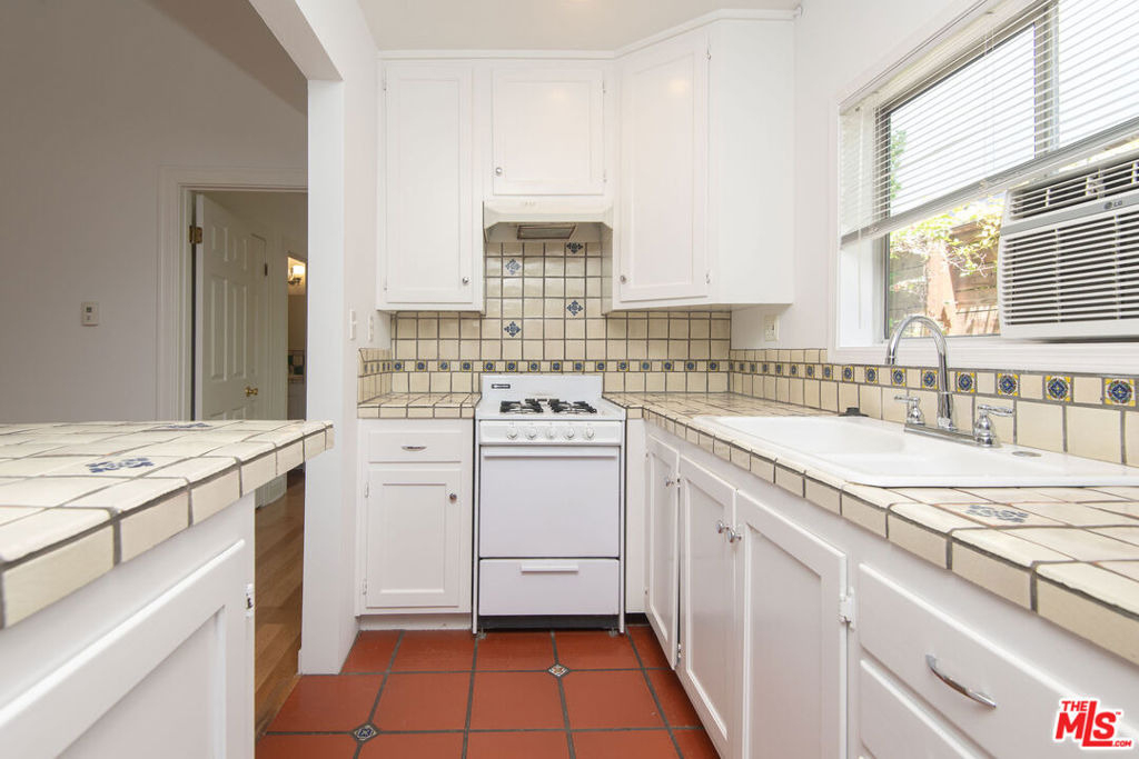 522 N Alta Vista Boulevard - Photo 2
