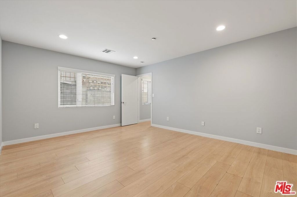 6117 1/2 Fountain Avenue - Photo 5