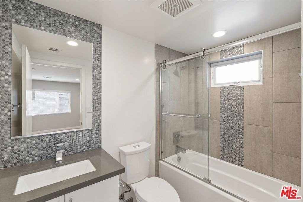 6117 1/2 Fountain Avenue - Photo 23