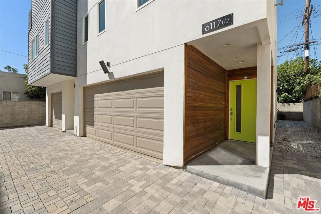 6117 1/2 Fountain Avenue - Photo 2