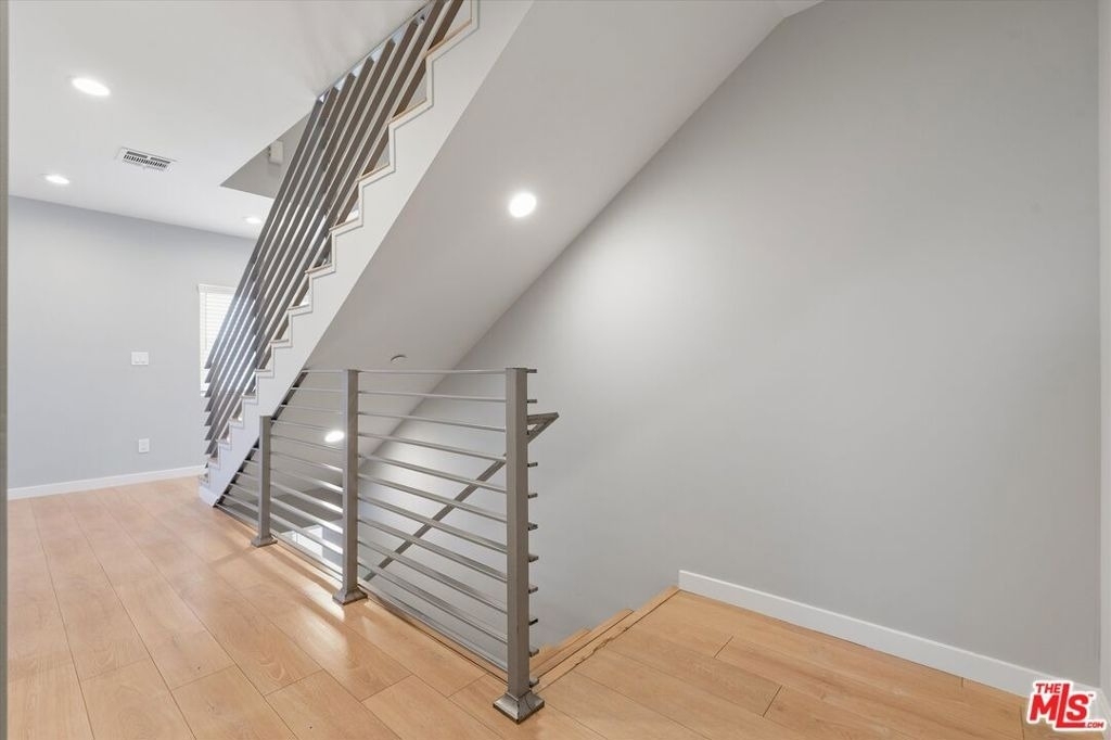 6117 1/2 Fountain Avenue - Photo 7