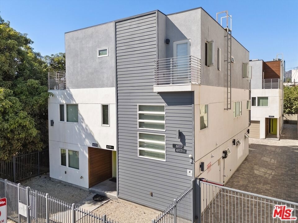 6117 1/2 Fountain Avenue - Photo 25