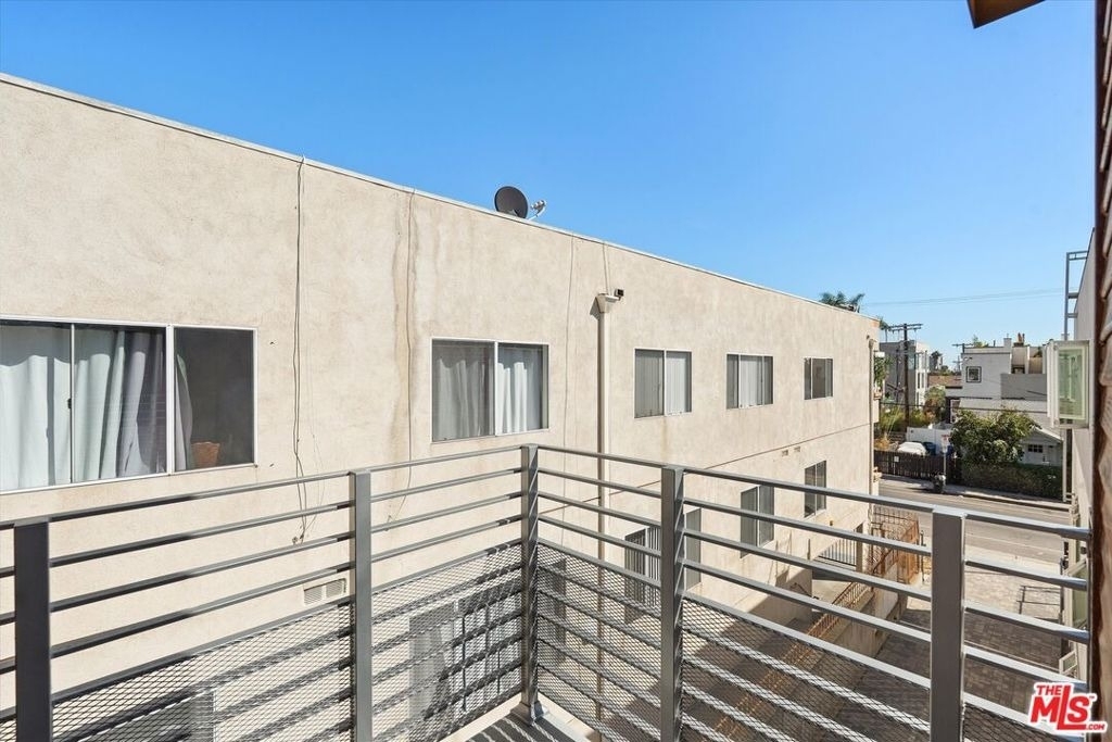6117 1/2 Fountain Avenue - Photo 18