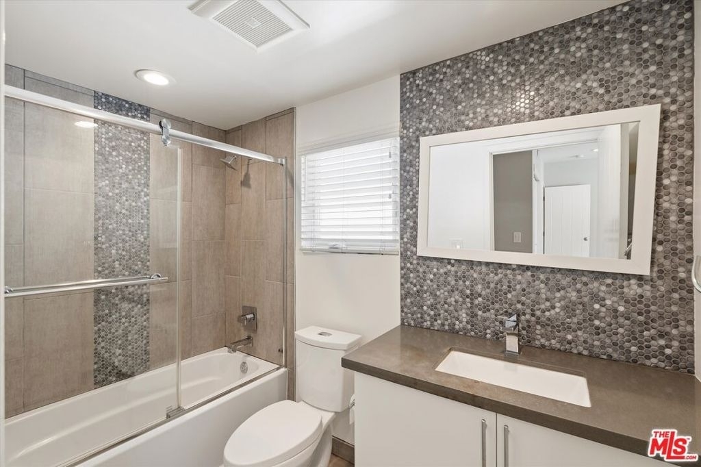 6117 1/2 Fountain Avenue - Photo 17
