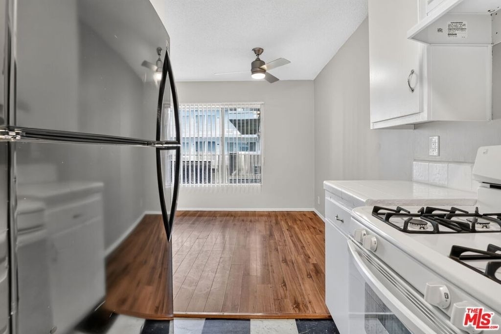 5361 Russell Avenue - Photo 4