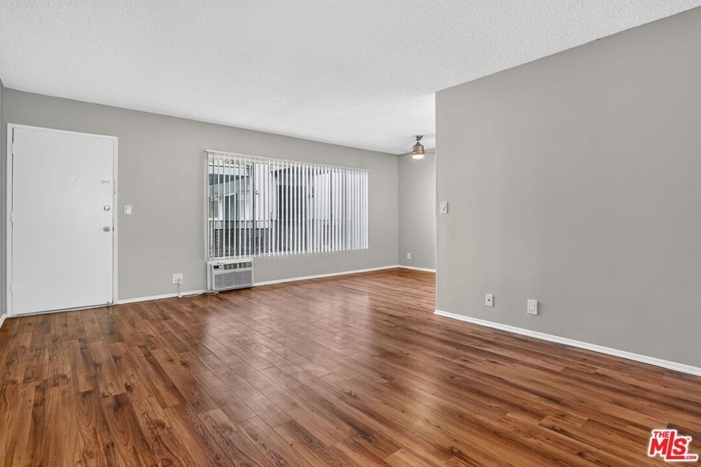 5361 Russell Avenue - Photo 10