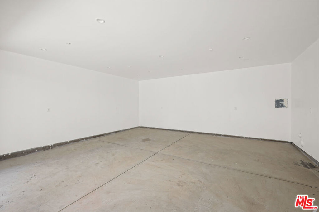 11010 Hortense Street - Photo 33