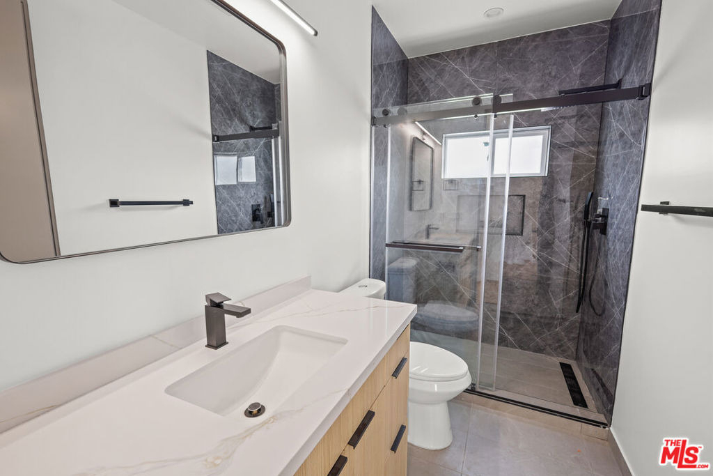 11010 Hortense Street - Photo 9