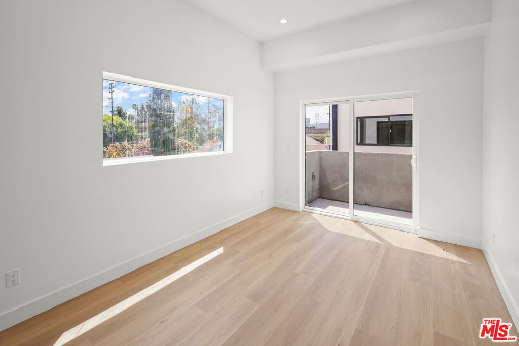 11010 Hortense Street - Photo 6