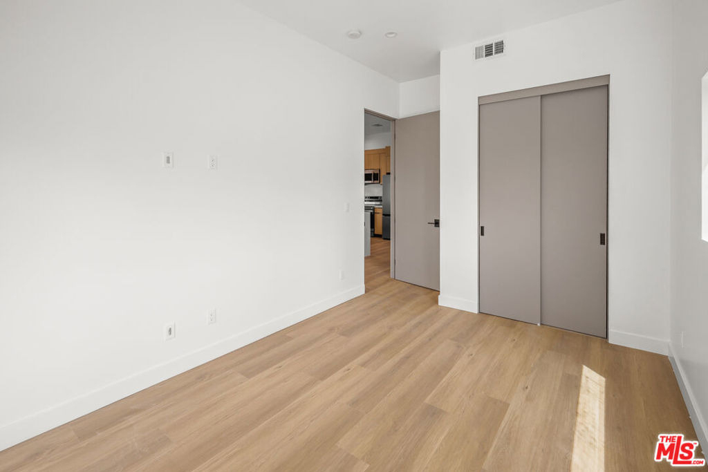 11010 Hortense Street - Photo 7
