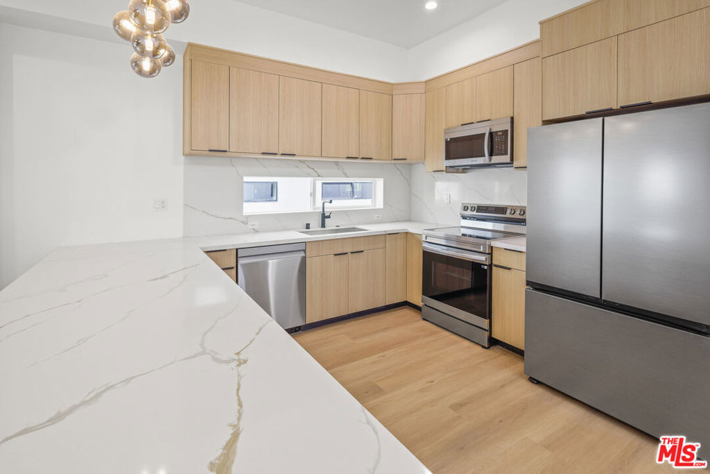 11010 Hortense Street - Photo 1
