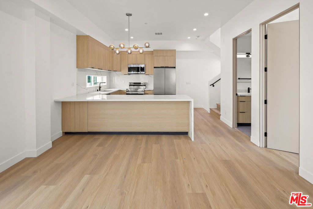 11010 Hortense Street - Photo 2