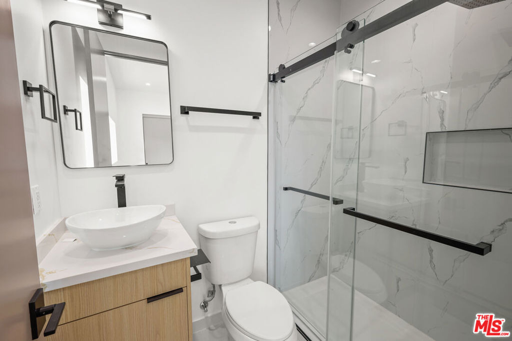 11010 Hortense Street - Photo 19