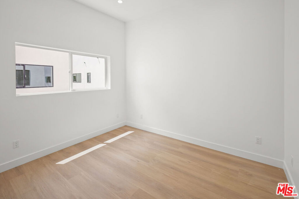 11010 Hortense Street - Photo 20