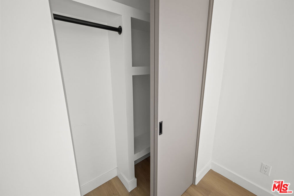 11010 Hortense Street - Photo 8