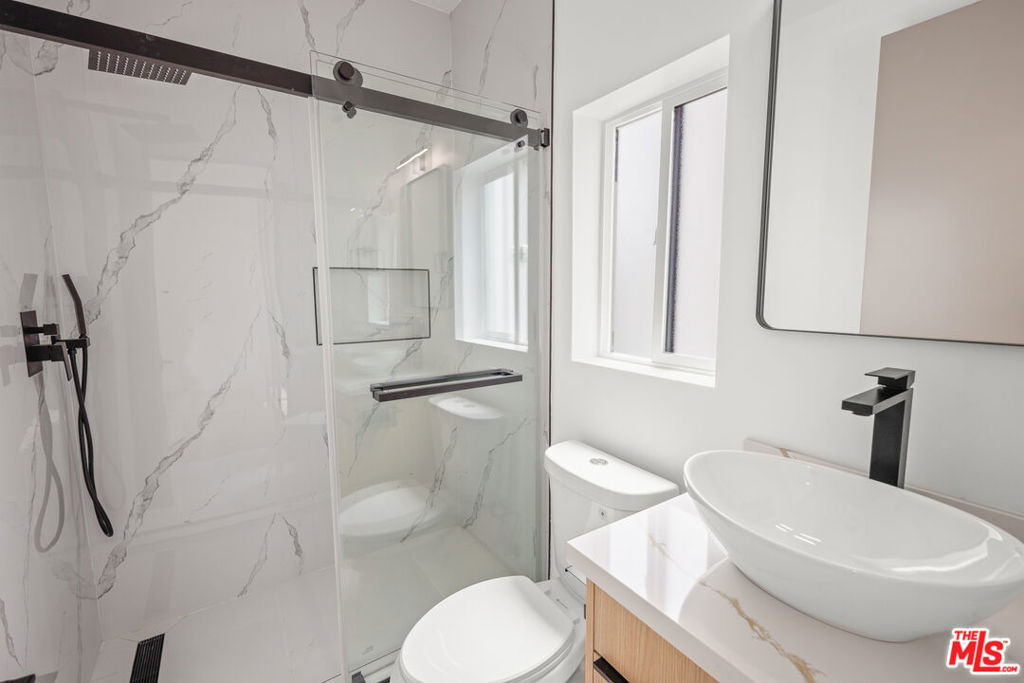 11010 Hortense Street - Photo 24