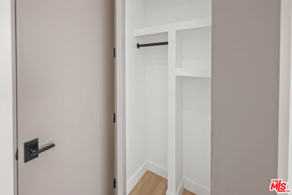 11010 Hortense Street - Photo 15