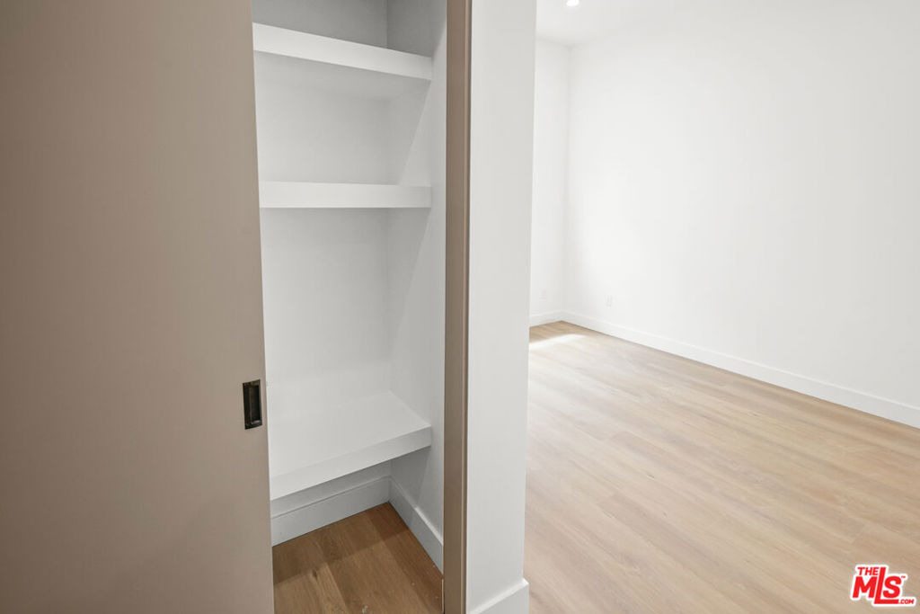 11010 Hortense Street - Photo 23
