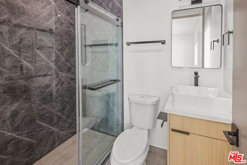 11010 Hortense Street - Photo 16
