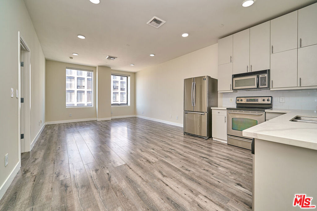 3810 Wilshire Boulevard - Photo 0