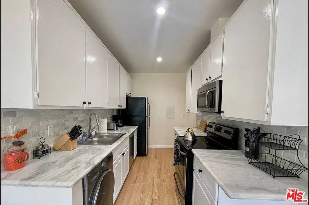 1141 19th Street - Photo 2