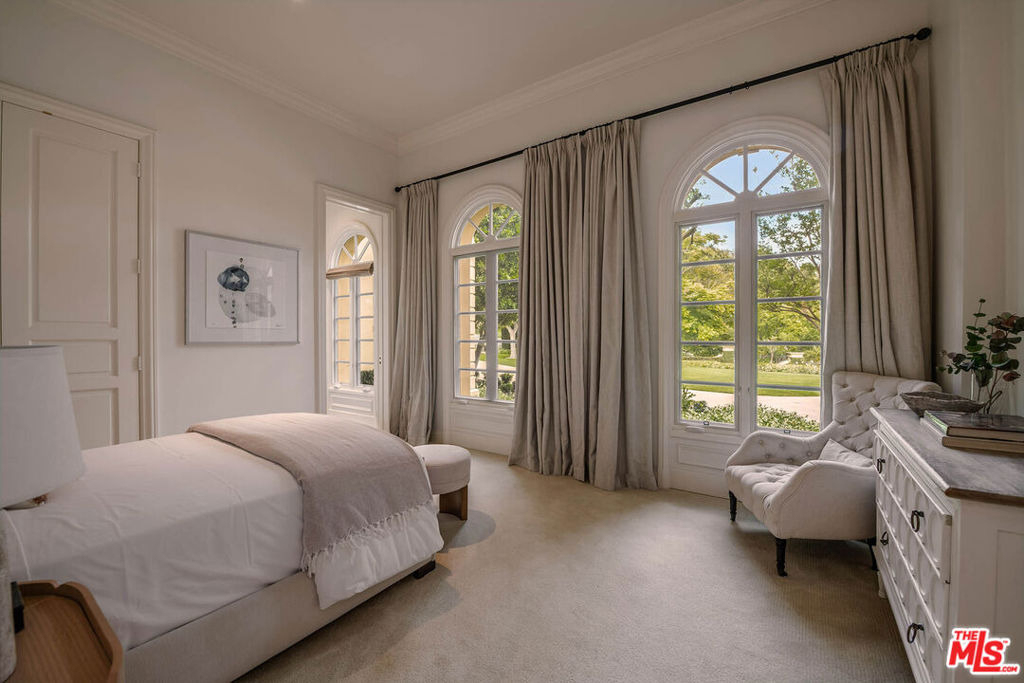 70 Beverly Parkway - Photo 26