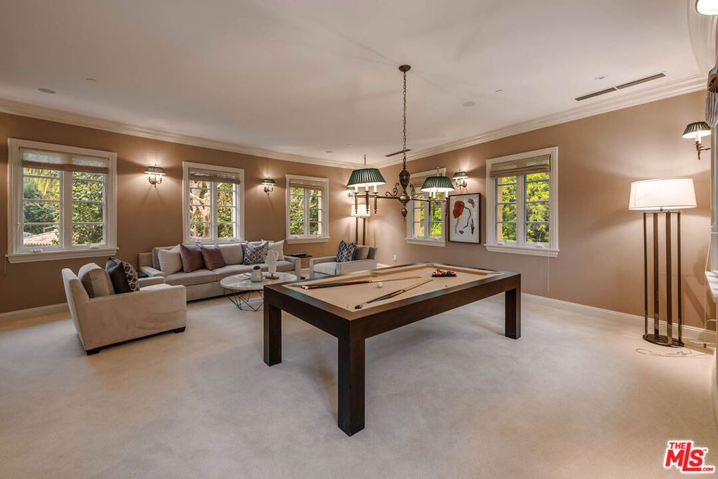 70 Beverly Parkway - Photo 24