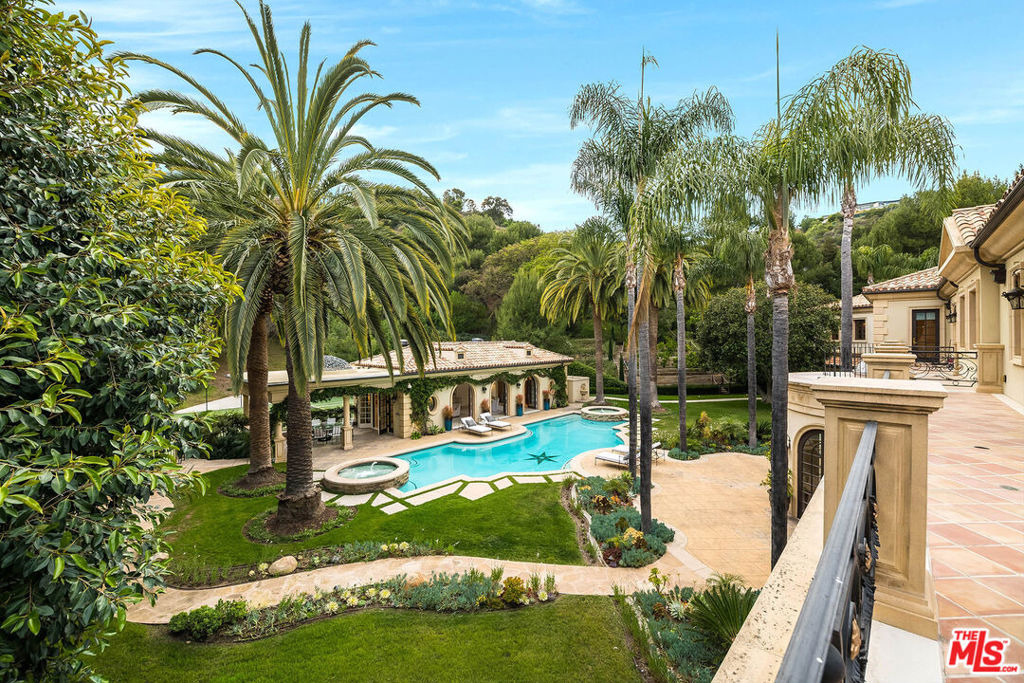 70 Beverly Parkway - Photo 14