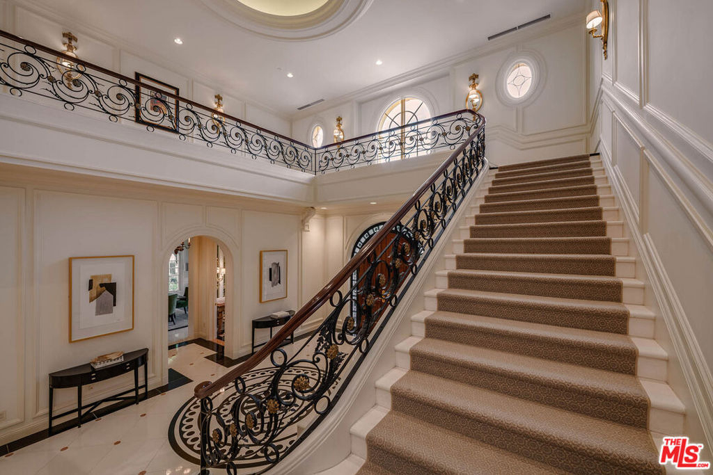 70 Beverly Parkway - Photo 12