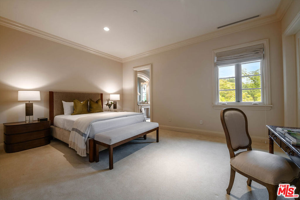 70 Beverly Parkway - Photo 22