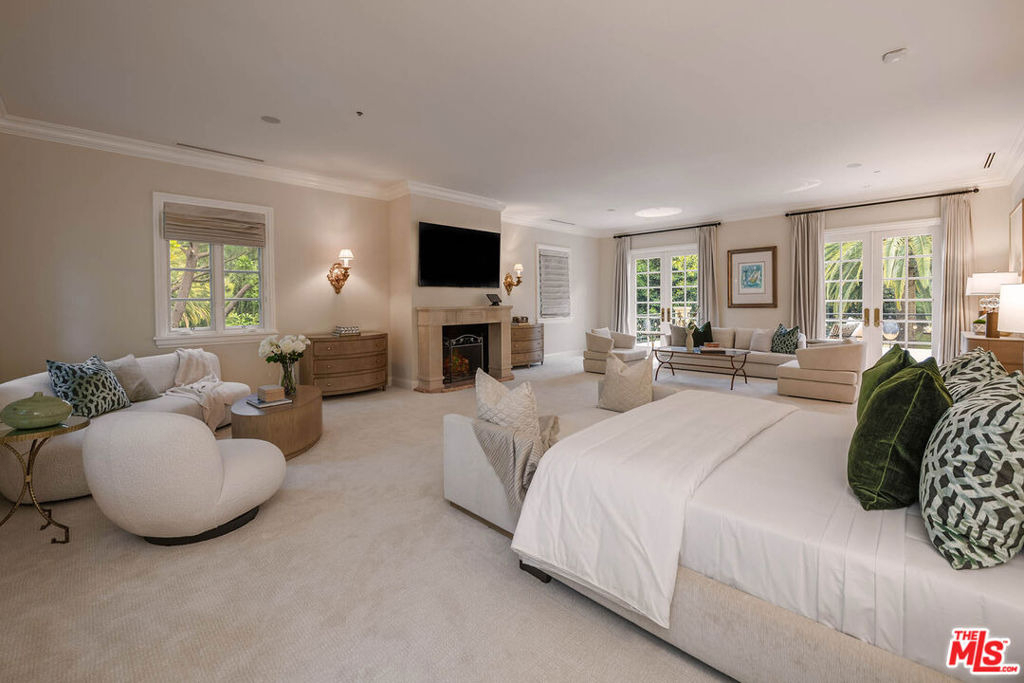 70 Beverly Parkway - Photo 13