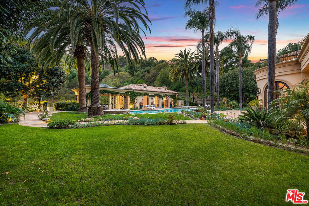70 Beverly Parkway - Photo 29