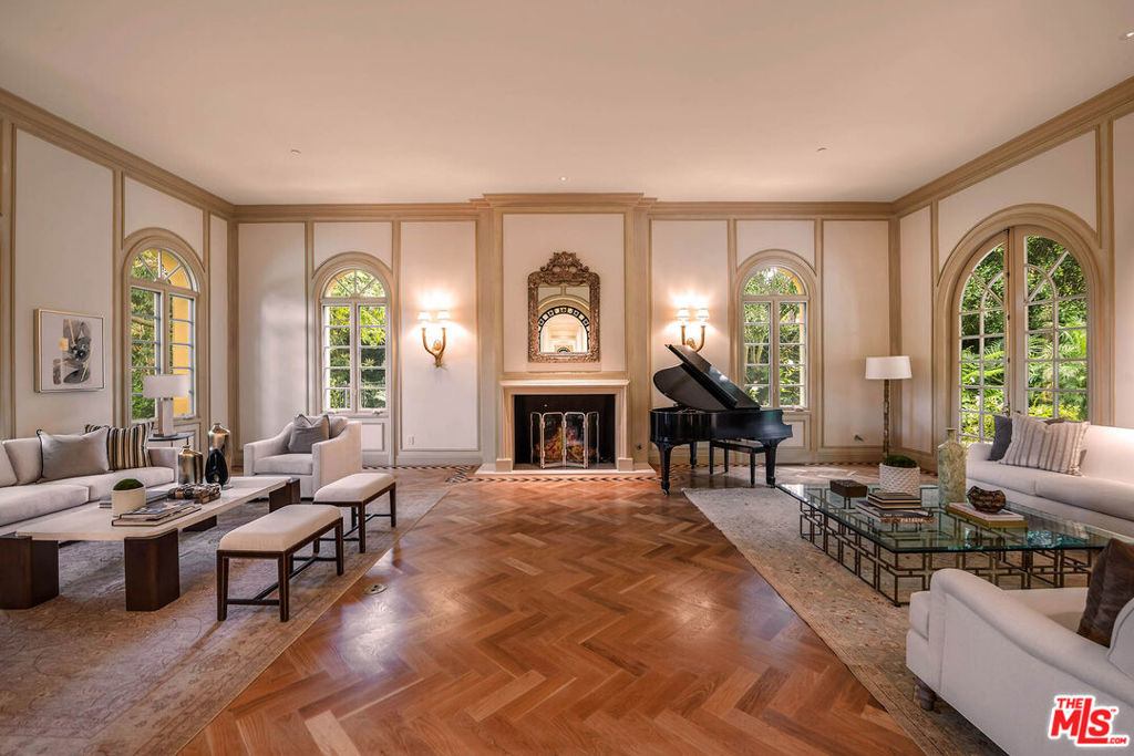 70 Beverly Parkway - Photo 5