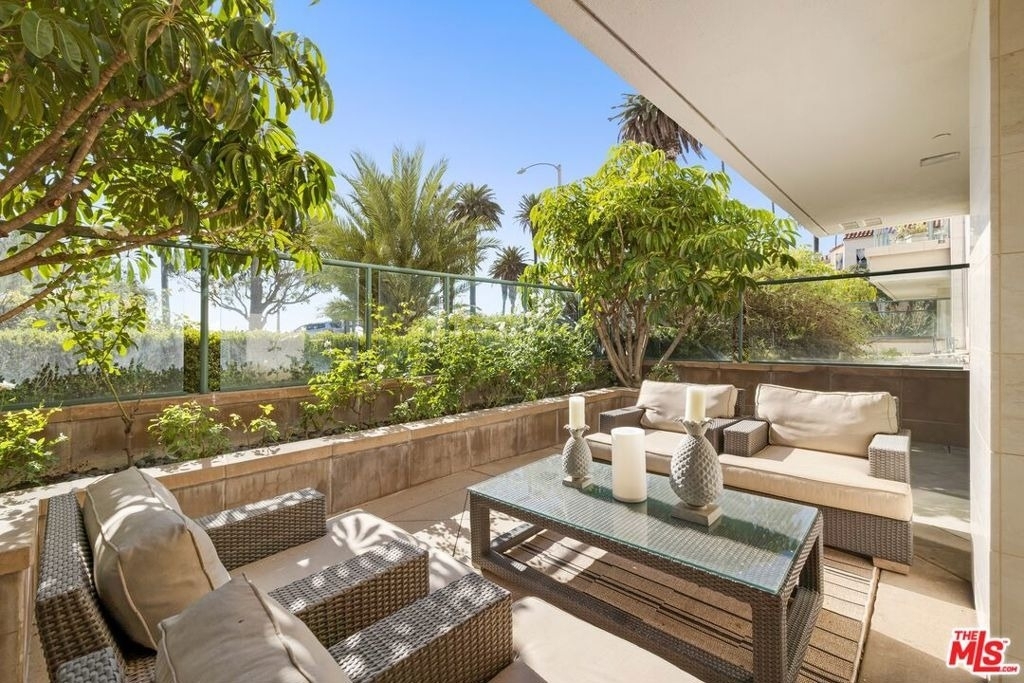 951 Ocean Avenue - Photo 16