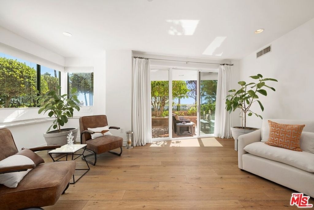 951 Ocean Avenue - Photo 3