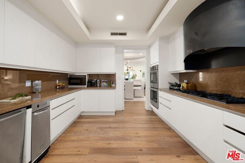 951 Ocean Avenue - Photo 6