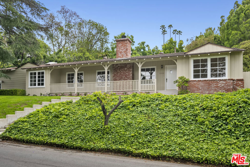 18080 Karen Drive - Photo 2